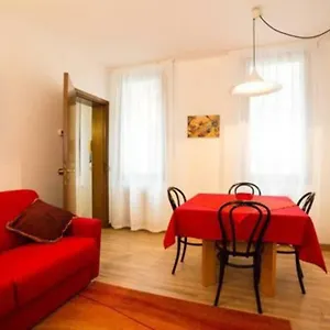 https://casa-lucatello-nel-cuore-di-venezia.hotelinveneto.com